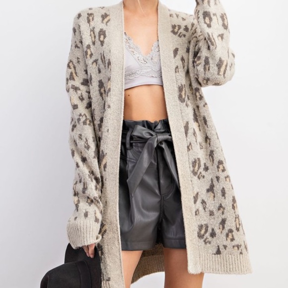 Last 1! NWT Leopard Print Cardigan Sweater - Picture 2 of 5